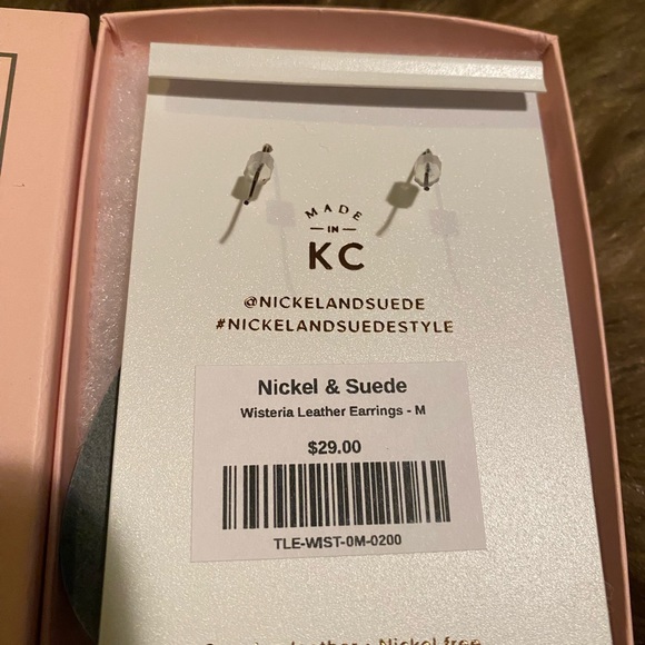 Lavender Nickel & Suede teardrop earrings - Picture 3 of 3